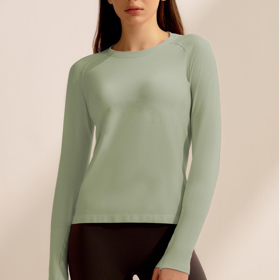 Mint green long-sleeved crewneck sweater for fitness, blending langry and fashion