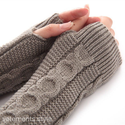 COZY KNIT ARM SLEEVE GLOVES-VETEMENTS 