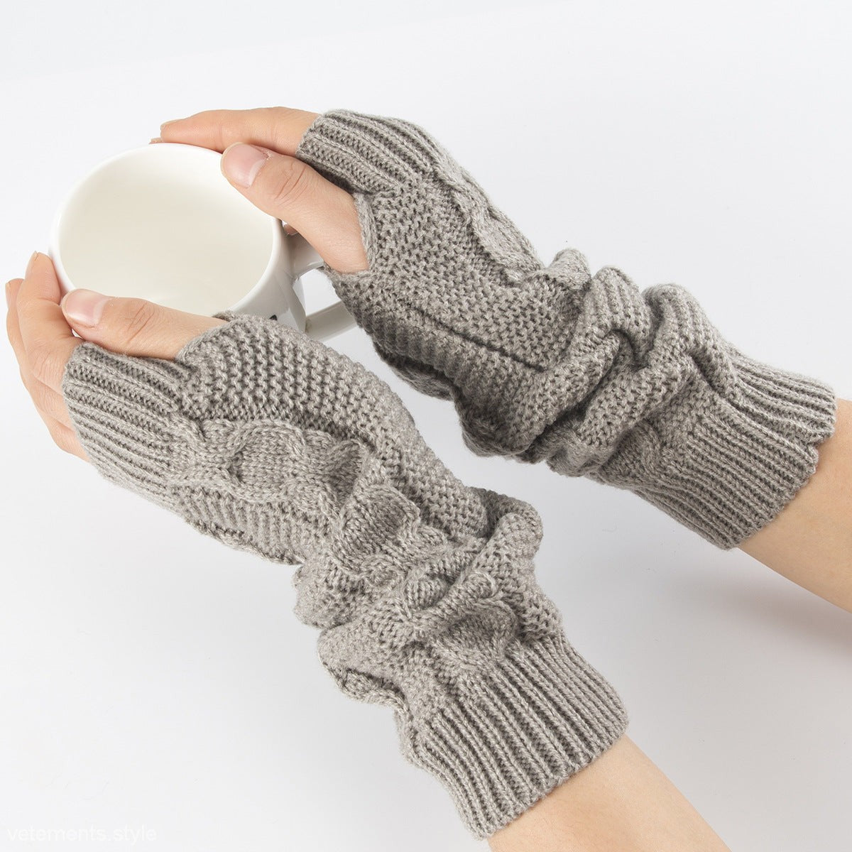 COZY KNIT ARM SLEEVE GLOVES-VETEMENTS 