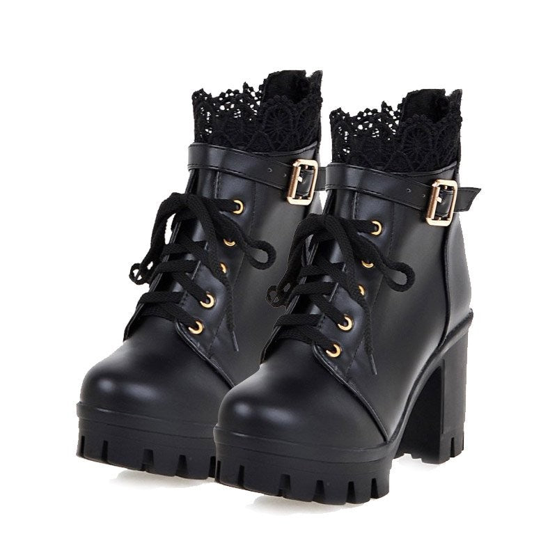 LACE BUCKLE BOOTS-VETEMENTS 