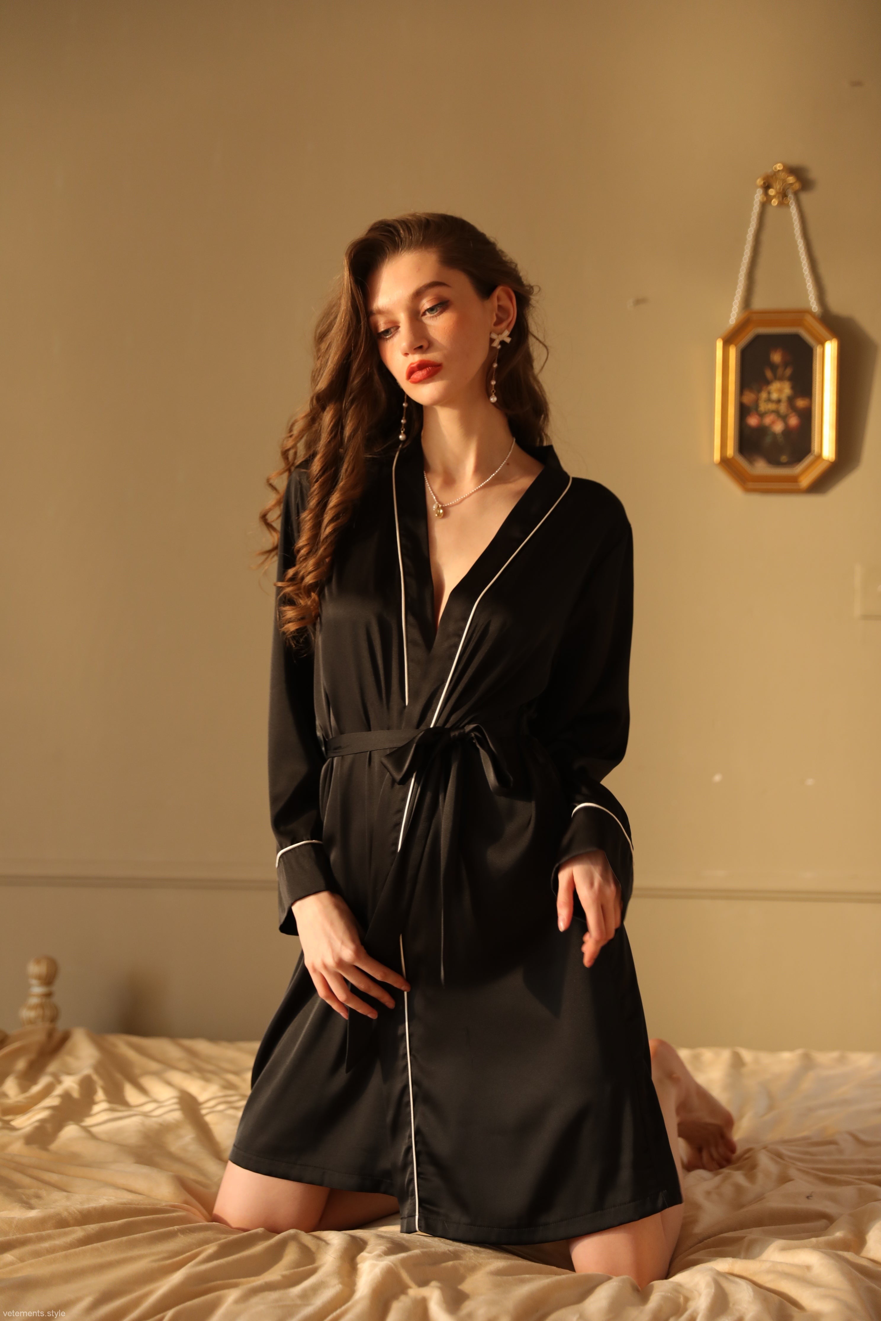 ELEGANT SILK NIGHT-ROBE-VETEMENTS 