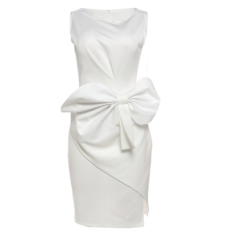 White sleeveless Graceful Bow Dress featuring an oversized bow for elegant fashion ملابس