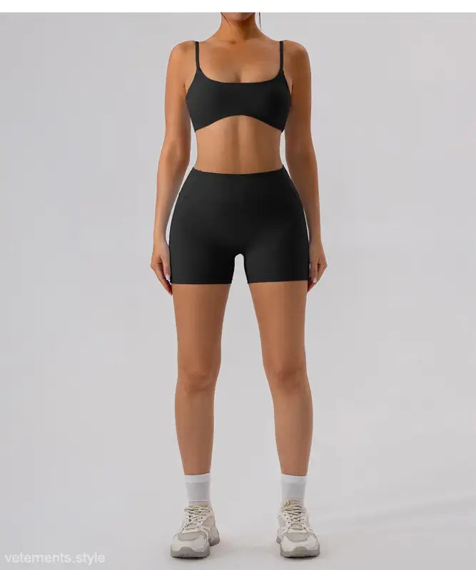 OUTER WEAR CLOSE FITTING YOGA BRA-VETEMENTS 