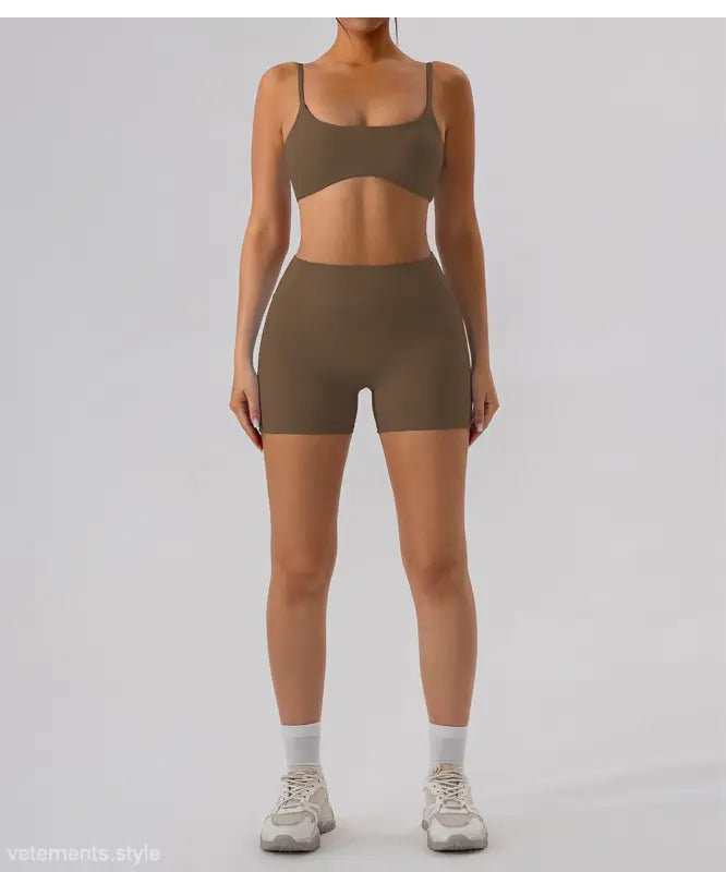 OUTER WEAR CLOSE FITTING YOGA BRA-VETEMENTS 