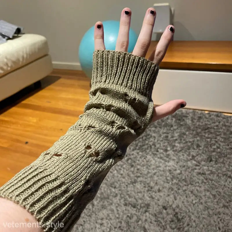 KNITTED RIPPED FINGERLESS GLOVES-VETEMENTS 