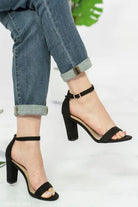 STYLISH BLACK HEELED SANDALS-VETEMENTS 