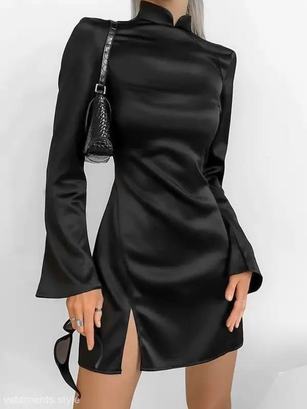 EXPOSED BACK BLACK SHORT DRESS-VETEMENTS 