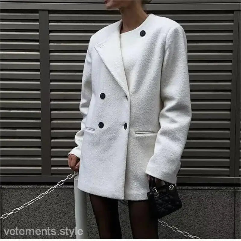 ELEGANT WOOLEN COAT