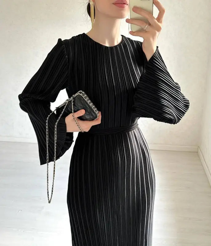 PLEATED BELL SLEEVE MID LENGTH DRESS-VETEMENTS 