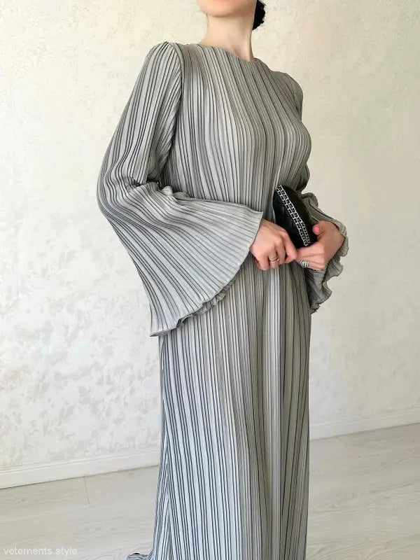 PLEATED BELL SLEEVE MID LENGTH DRESS-VETEMENTS 