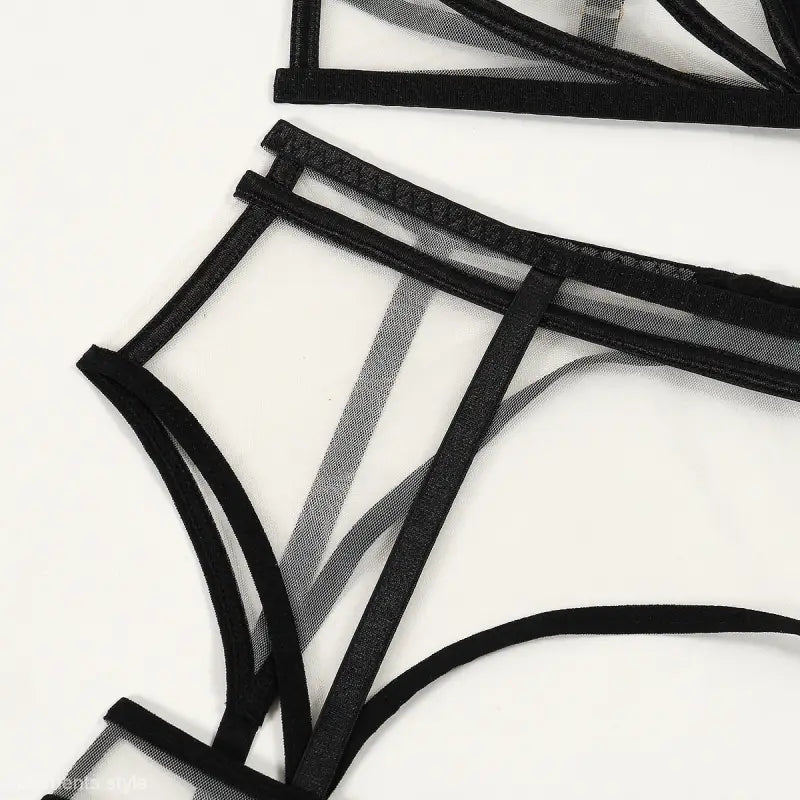 TRIANGLE CUP SEXY LINGERIE SET-VETEMENTS 