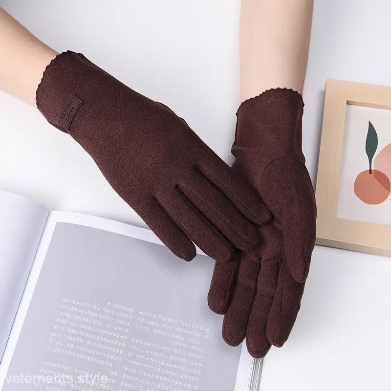 WARM WINTER PLUSH GLOVES-VETEMENTS 