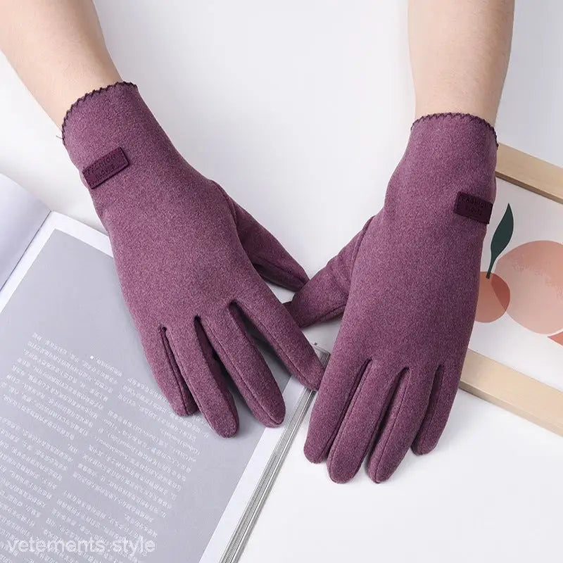 WARM WINTER PLUSH GLOVES-VETEMENTS 