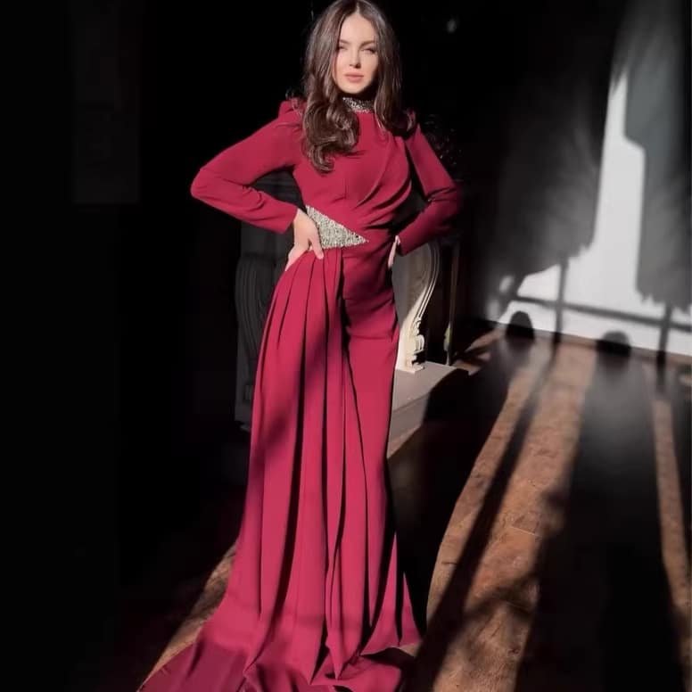 Long Rhinestone Elegant Graceful Waist Tight Dress