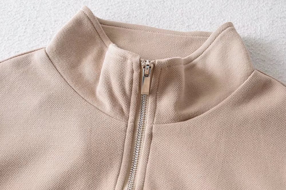 New Half Zipper Sweatshirt - Image 13