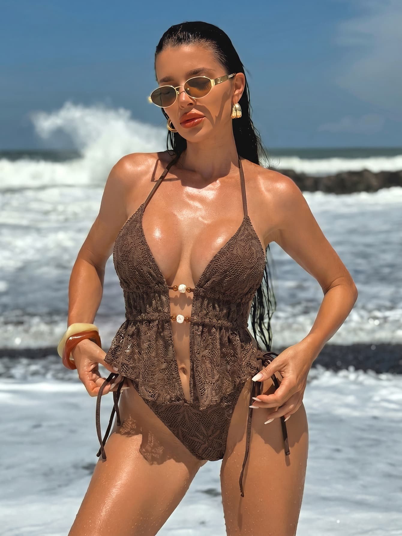 بدلة سباحة مزينة بحمالة عنق مفصولة - الصورة 2