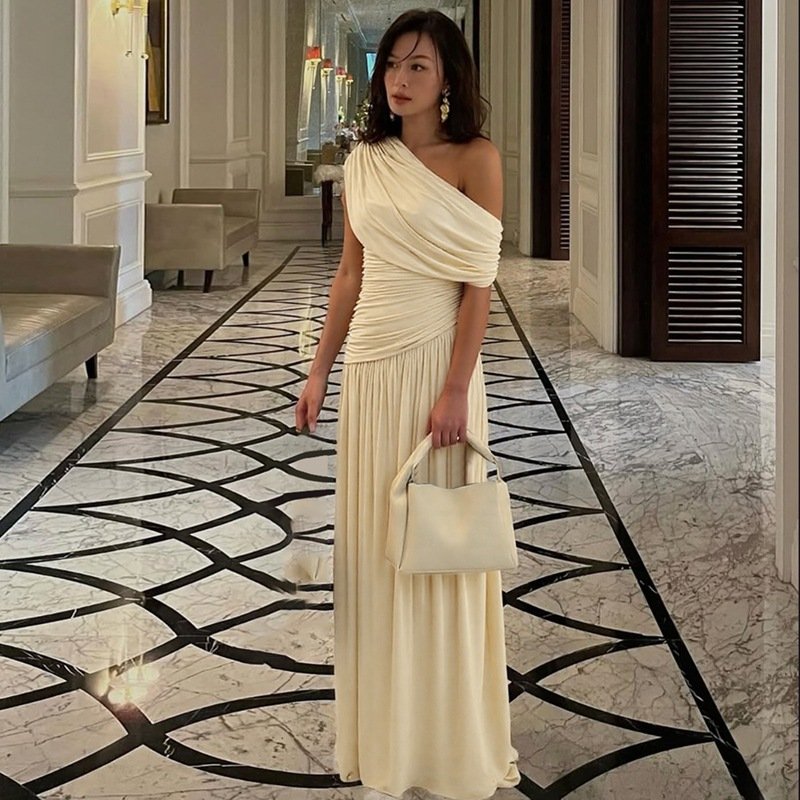 Fashionable Diagonal Collar Dress