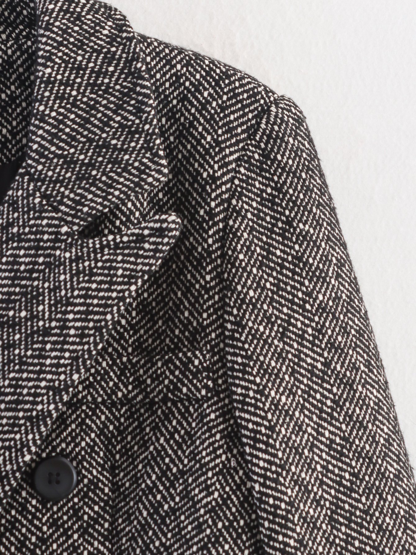 Elegant British Woolen Coat - Image 7