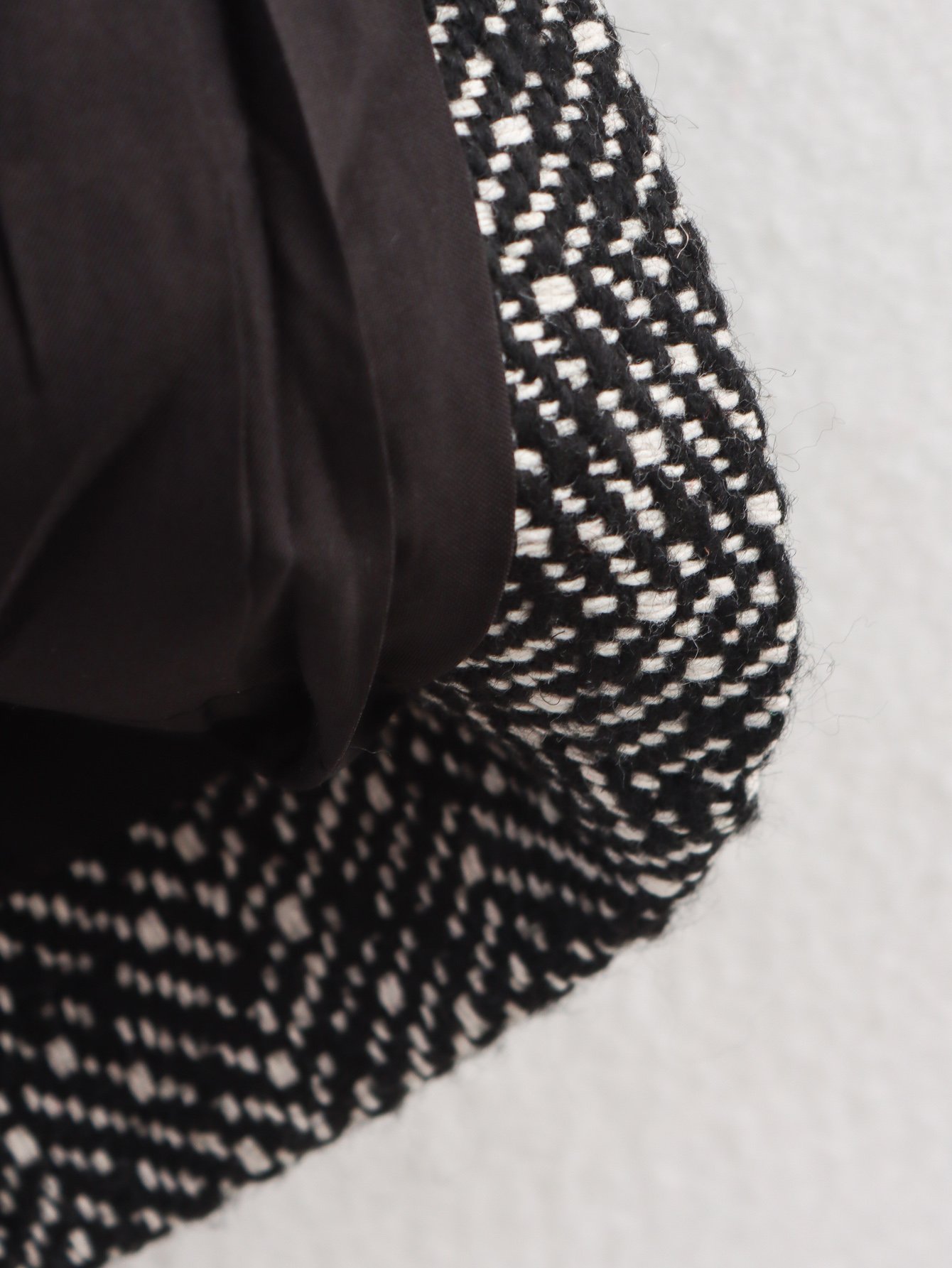 Elegant British Woolen Coat - Image 9