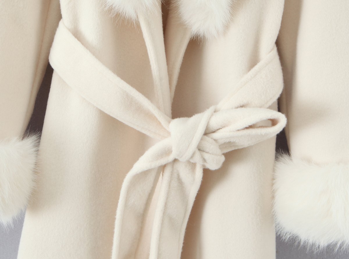 Elegant Big Fur White Coat - Image 7