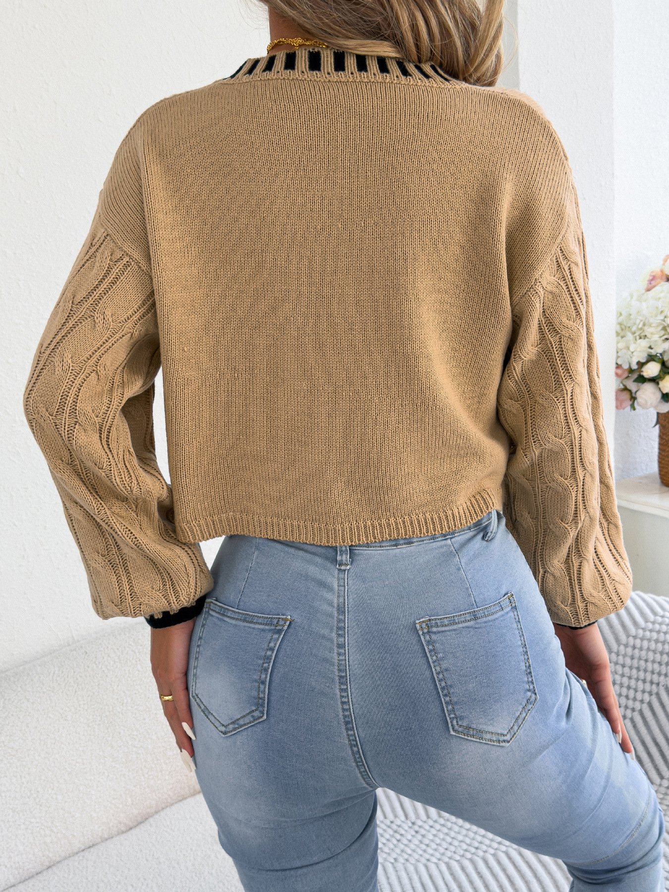 Casual Hem Short Sweater - Image 8