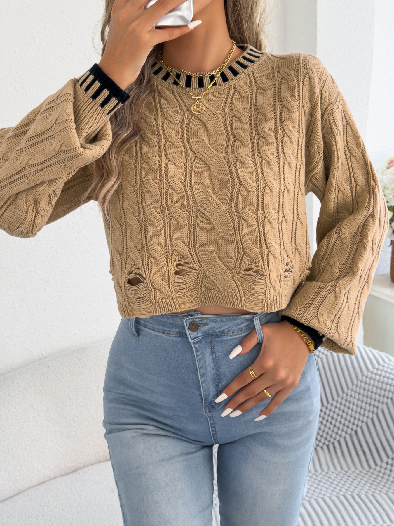 Casual Hem Short Sweater - Image 12