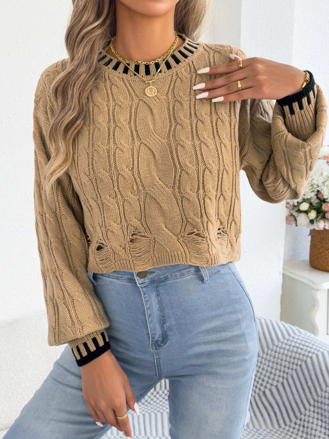 Casual Hem Short Sweater - Image 7