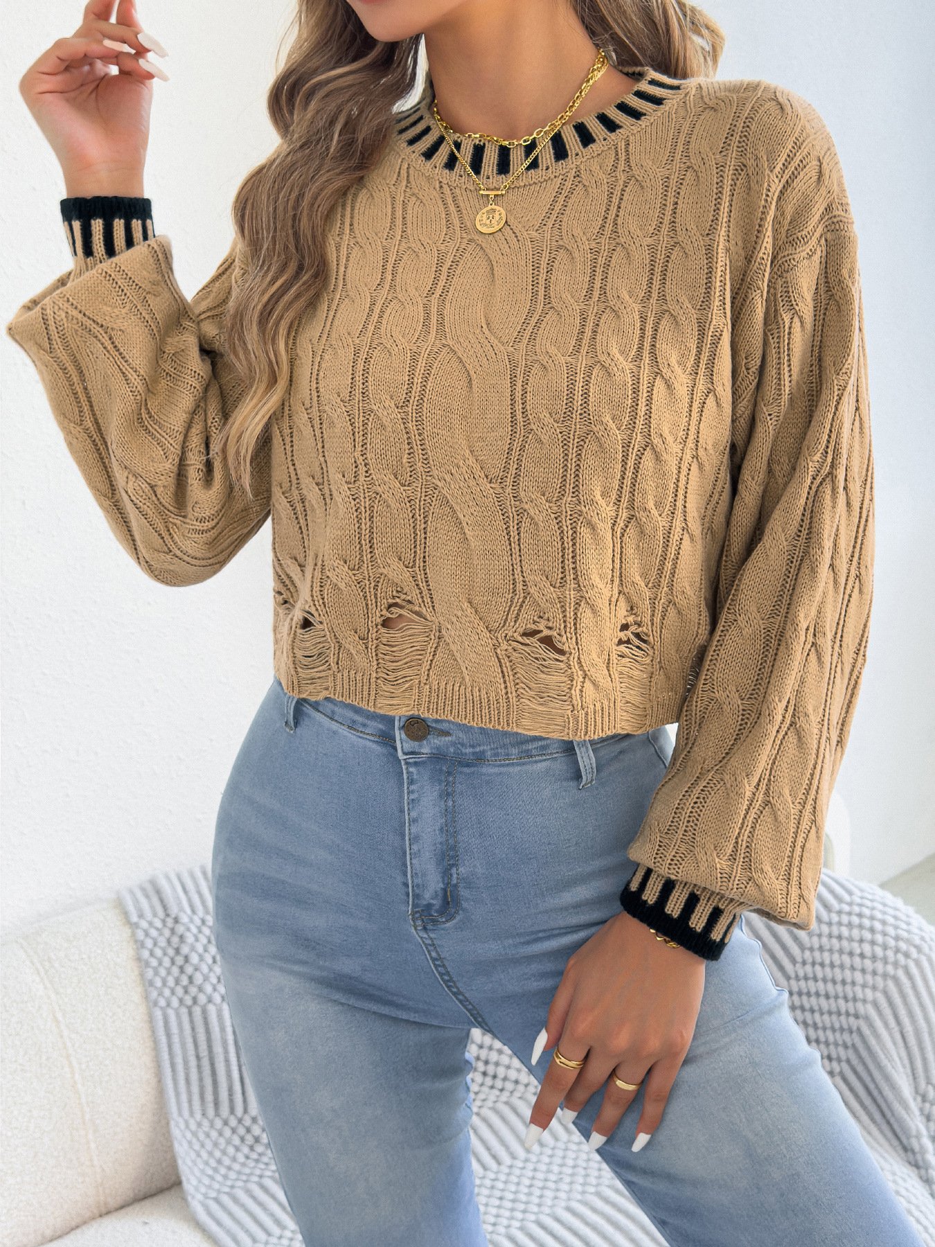 Casual Hem Short Sweater - Image 9